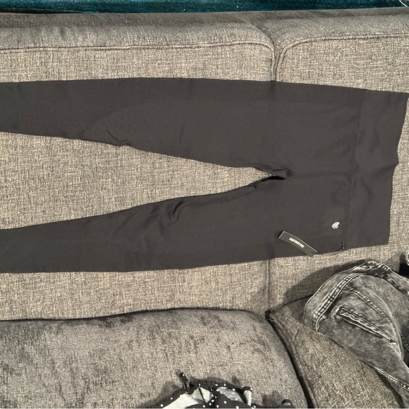 FOREVER 21 HIGH WAIST SEAMLESS LEGGINGS - Picture 4 of 5